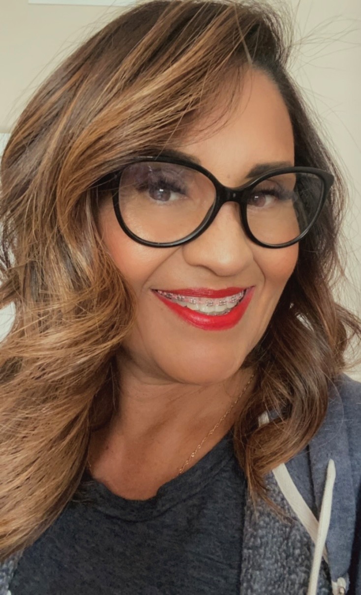 val stylist Yami Arostegui Hair Stylist